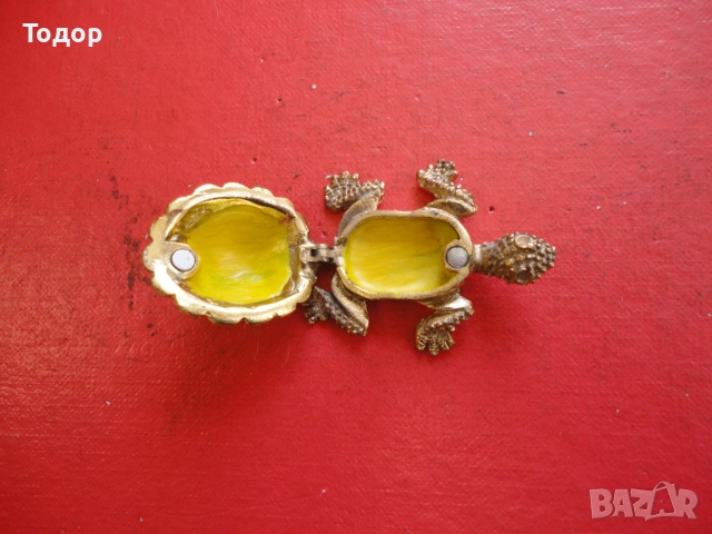 Бронзова кутийка за хапчета бижута костенурка с емайл , снимка 4 - Антикварни и старинни предмети - 52653286