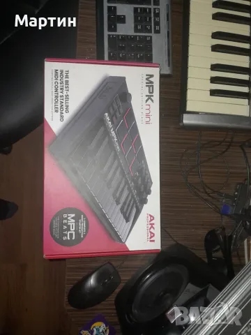 Akai Professional MPK mini mk3 (Special Edition Black), снимка 7 - Синтезатори - 56169354