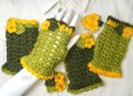 Ръчно плетени дамски ръкавици зелени, снимка 2