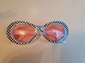 Слънчеви очила с розови стъкла, снимка 1 - Слънчеви и диоптрични очила - 33929208