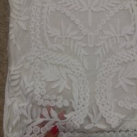 КРАСИВА бяла блуза с бродирана дантела , снимка 3 - Тениски - 42900381
