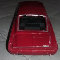 Ford Mustang GT 1967 MAISTO - Мащаб 1:24, снимка 3 - Колекции - 38623281