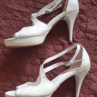 Бели летни официални обувки на ток, 42 размер!, снимка 3 - Дамски обувки на ток - 44792849