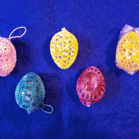 Ръчнодекорирани яйца от акрил малки, снимка 1 - Декорация за дома - 44694698