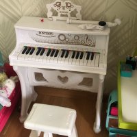 Детско пиано Bontempi електронно със столче и музикални играчки, снимка 1 - Музикални играчки - 42550200