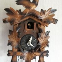 Стенен дървен  часовник с кукувичка, снимка 1 - Антикварни и старинни предмети - 30270708
