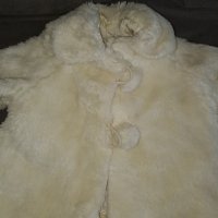 Детско бяло пухкаво палтенце, снимка 4 - Детски якета и елеци - 39306115