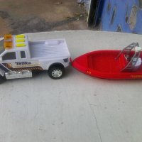 Два пластмасови модела на пикап и пожарна моторница, снимка 2 - Колекции - 42377198