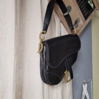 CHRISTIAN DIOR черна малка чанта ( 4 200€ в интернет сайта им), снимка 7 - Чанти - 42621166