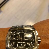 луксозен мъжки часовник на марката TECHNO MASTER е изработен от високоачествена неръждаема стомана с
