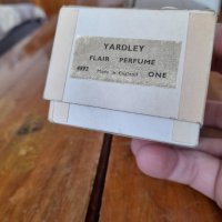 Стар парфюм Yardley Flair, снимка 2 - Други ценни предмети - 32170272