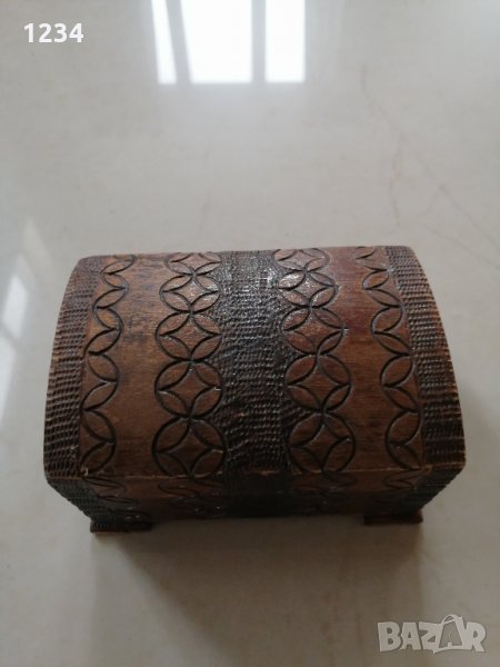 Малка дървена кутия 10 см. , снимка 1