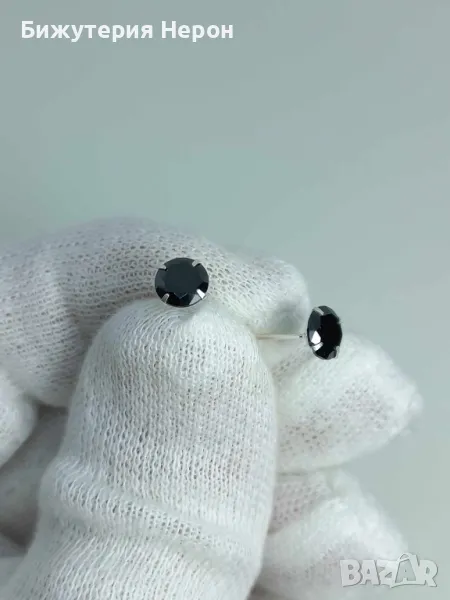 Сребърни обецина на щифт с черни камъни, снимка 1