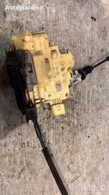 Брава за врата на VW Passat B6 - CZ3C1B37016A, снимка 1