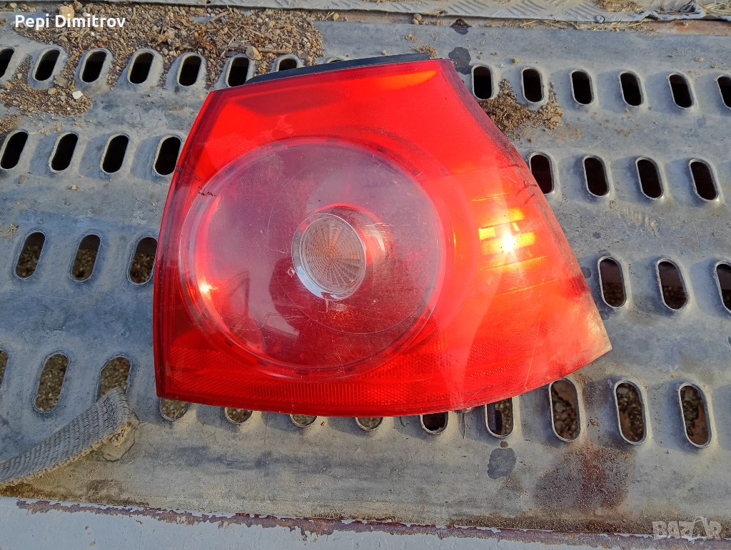 Десен външен стоп Volkswagen Golf V Hatchback (10.2003 - 02.2009), снимка 1