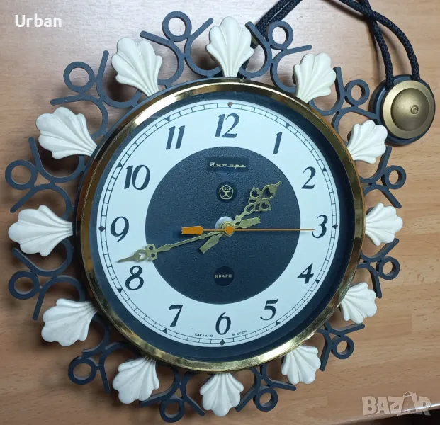 Часовник "Янтарь", кварцов, стенен, снимка 1