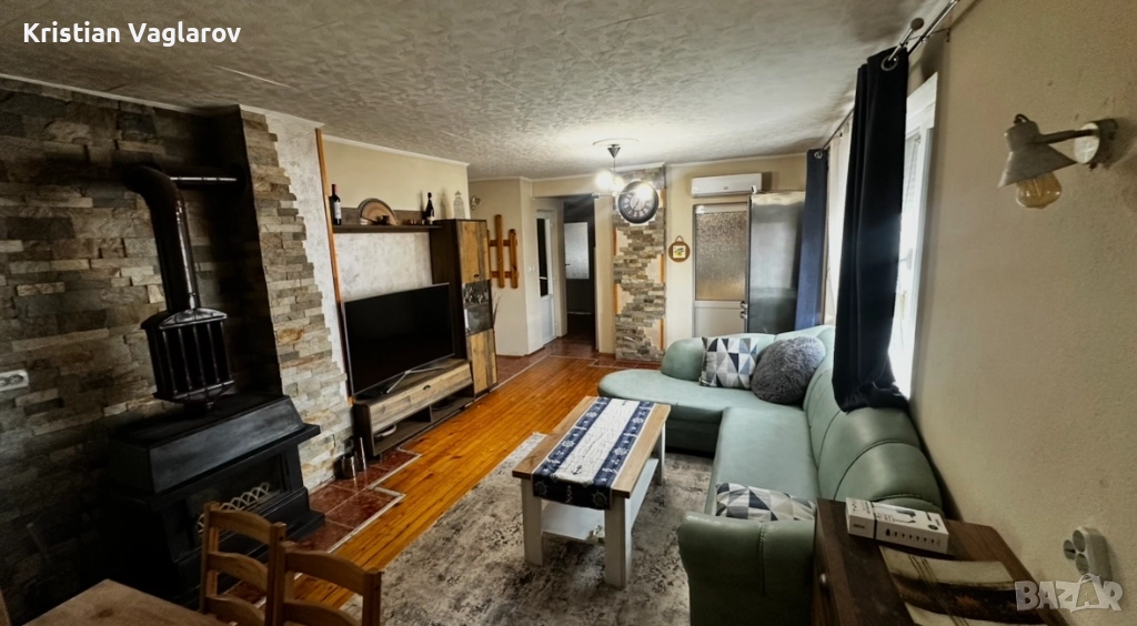 Продавам 3 стаен апартамент идеален център, снимка 1