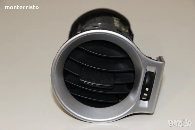 Десен въздуховод Renault Koleos (2008-2011г.) дясна розетка парно арматурно табло 68760JY00A, снимка 1