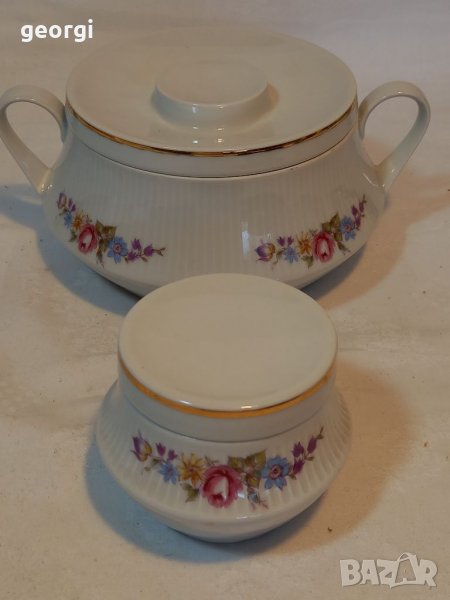 Немска порцеланова бисквитиера и бижутерка , снимка 1