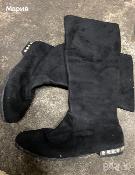 Дамски велурени черни ботуши с камъни, снимка 1