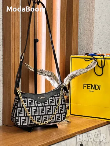 Fendi дамски чанти различни цветове , снимка 6 - Чанти - 48235627