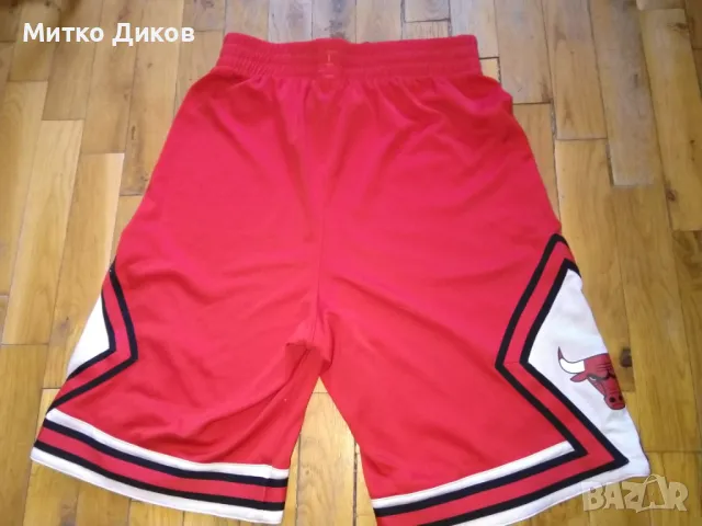 Чикаго булс НБА маркови шорти Адидас отлични детски 11-12г 152см, снимка 5 - Баскетбол - 47521650