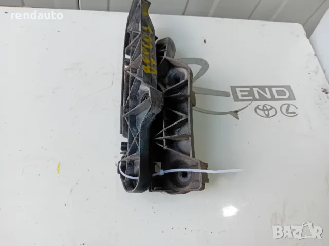 Десни държачи задна броня Toyota corolla verso 1 3zz 2001-2003