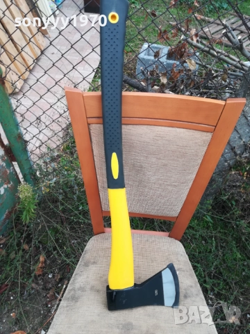 брадва с фибро дръжка-голяма 0511251535