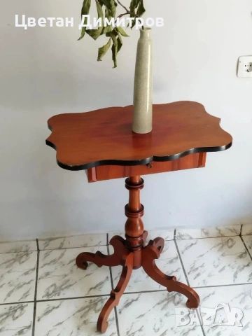 Винтидж дървена помощна масичка с чекмедже  За игра на шах , снимка 5 - Антикварни и старинни предмети - 54135836