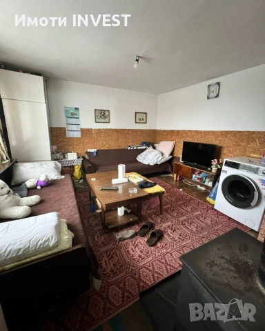 Две къщи в един двор с гараж – център на гр. Омуртаг