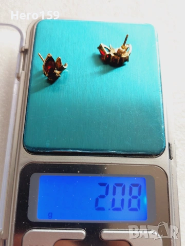 Златни осем каратови обеци с инкрустирани гранати, снимка 5 - Обеци - 54271324