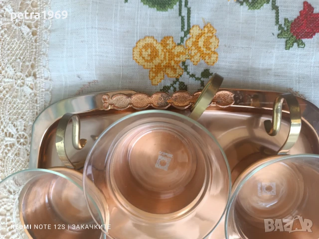 Комплект 6 чаши от боросиликатно стъкло, с медни подстакани И меден поднос, снимка 3 - Сервизи - 51064198