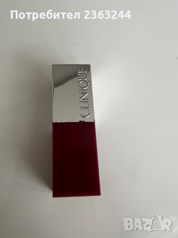 Червило Clinique, снимка 2 - Декоративна козметика - 44747070