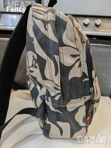 Малка спортна раница Quiksilver, снимка 7 - Раници - 49373371