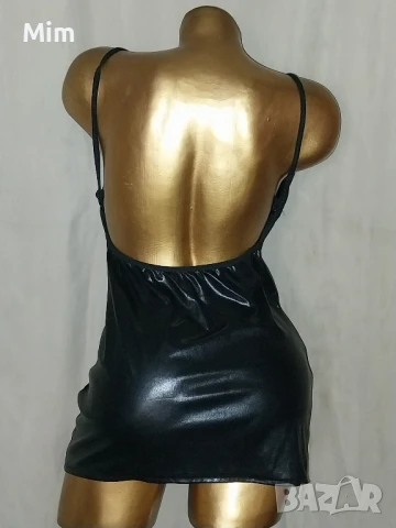 M Лятна черна ,еластична рокля от еко кожа , снимка 2 - Рокли - 51035790