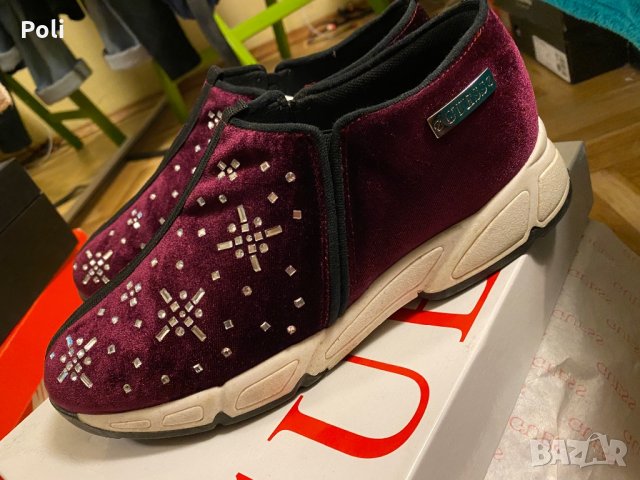 Оригинални обувки Guess, снимка 3 - Дамски ежедневни обувки - 30311205