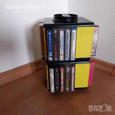 стойка за касети / касетник с 40 аудио касети