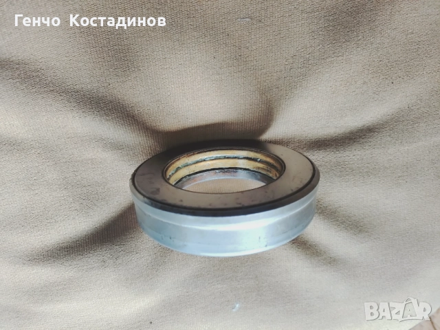 Продавам аксиален лагер за съединител за ЗИЛ- нов, снимка 3 - Части - 51897960