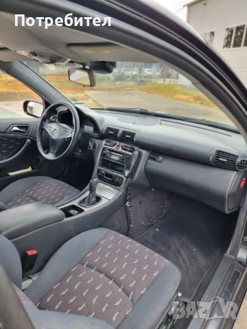 Mercedes-Benz C180 Kompresor, снимка 12 - Автомобили и джипове - 54007041