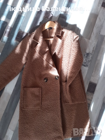 Палто в бежаво, снимка 2 - Палта, манта - 52961876