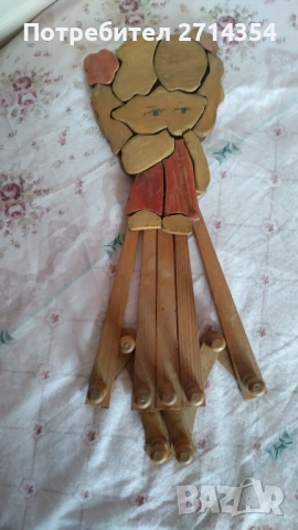 Стара дървена закачалка 