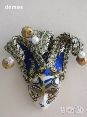 Класически магнит-маска от Венеция