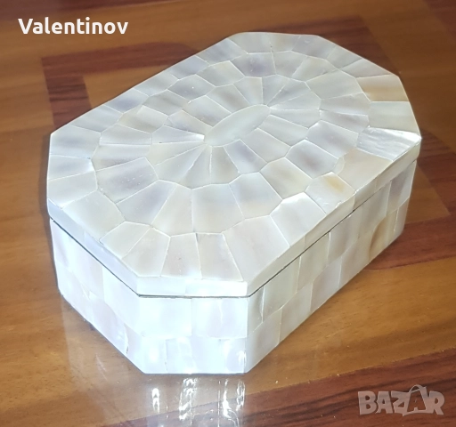 Старинна кутия за бижута от седеф