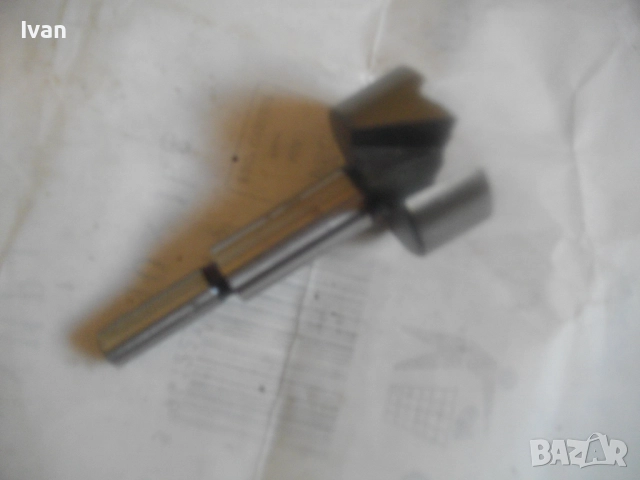 Нов Западна Германия старо качество голям фрезер ф40мм за отвори в дърво захват опашка ф 8мм KBW , снимка 2 - Други инструменти - 51554859