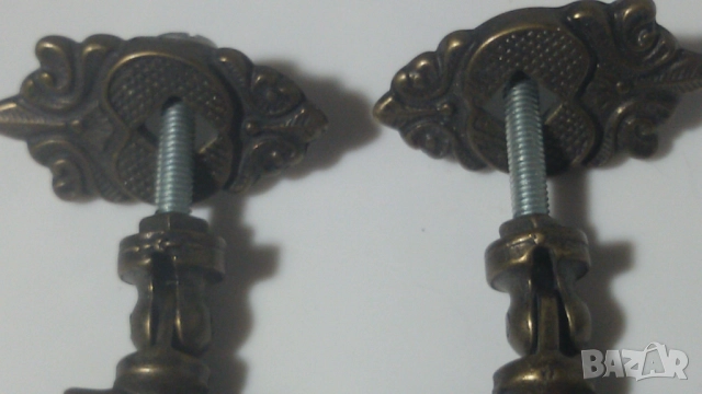 Лот две ретро дръжки от шкафчета; може би са месинг, но не съм сигурен, снимка 6 - Антикварни и старинни предмети - 51507270