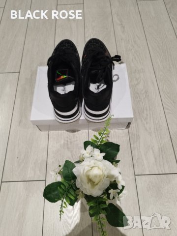 Дамски сникърси (маратонки), снимка 3 - Маратонки - 37911870