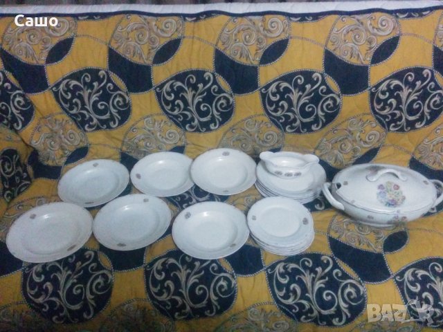 старинен сервиз супник,плоски ,дълбоки,десертни чинии, сосиера , снимка 4 - Сервизи - 35596776