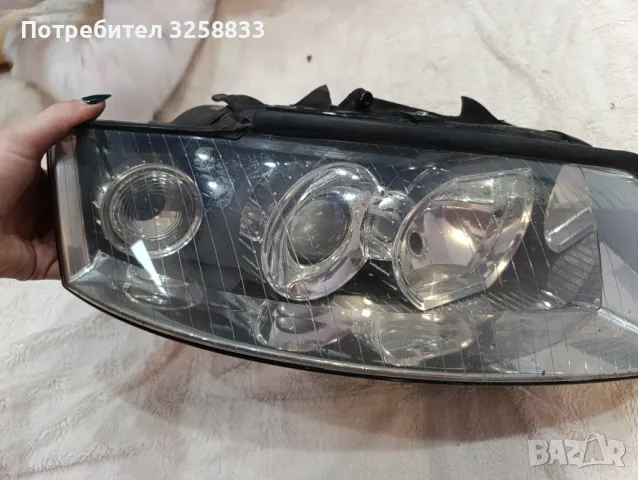 Десен фар за Audi A4 - B6 счупени щипки , снимка 3 - Части - 48637752
