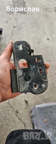 Закопчалка преден капак за пасат б6 , снимка 2 - Части - 44606098