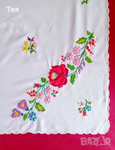 Покривка за маса с бродерия , снимка 3 - Покривки за маси - 50136445